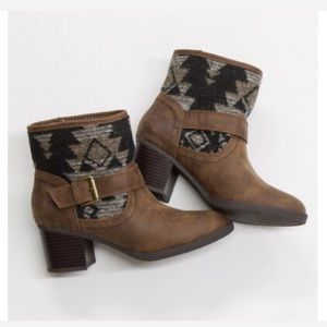 White Mountain Bartlett style size 7.5